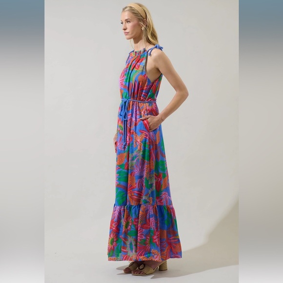 SugarLips Cindal Floral Kay Halter Neck Maxi Dress - Picture 3 of 7
